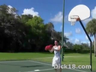 כדורסל כל אחד בתורו ל slam dunk מציצות