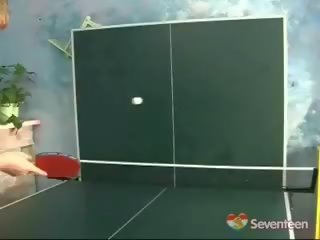 Baisée sur la tennis table