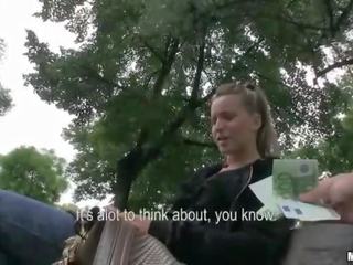 Tjeckiska sötnos nessy vuxen video- i offentlig för pengar