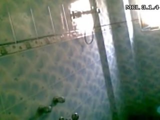 Примадона къпане - скрит камера воайор