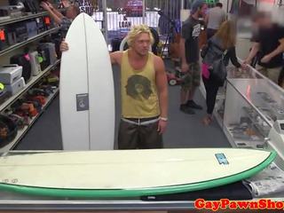 Sixpack surfer pawns przed cockriding w mmm